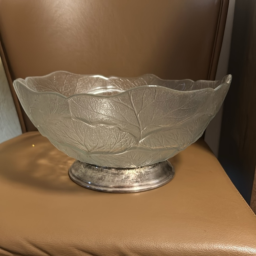 Vintage Godinger Crystal Leaf 12” Salad Bowl With Silver Plate Base